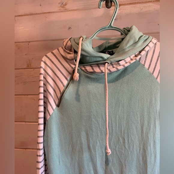 & | Mint To Be Doublehood Sweater - Picture 9 of 9